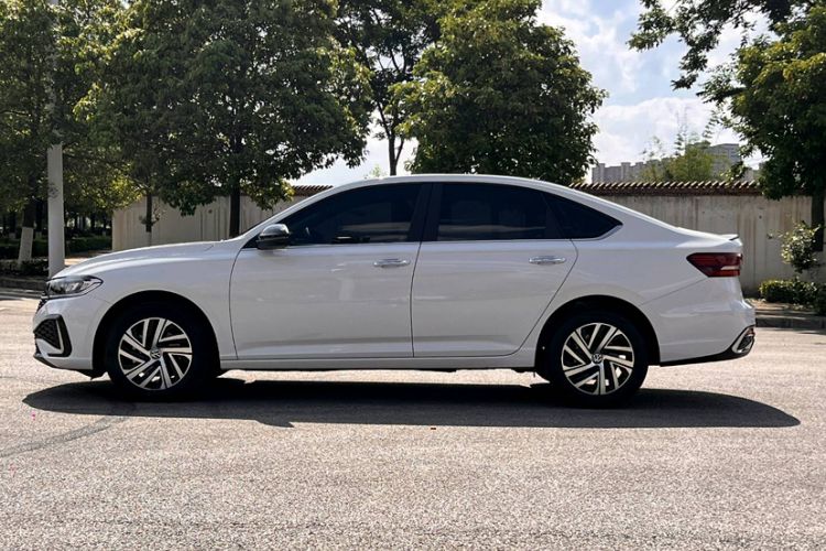 Used Volkswagen Lavida 2024 300TSI DSG Starry Sky Deluxe Edition Exterior 3