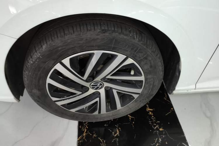 Used Volkswagen Lavida 2024 1.5L Automatic Starry Sky 5 Million Edition Exterior 4