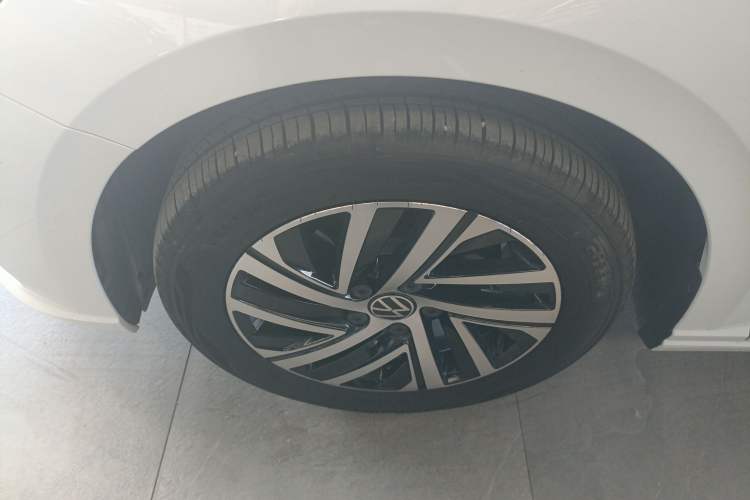 Used Volkswagen Lavida 2024 1.5L Automatic 5 Million Edition Exterior 4