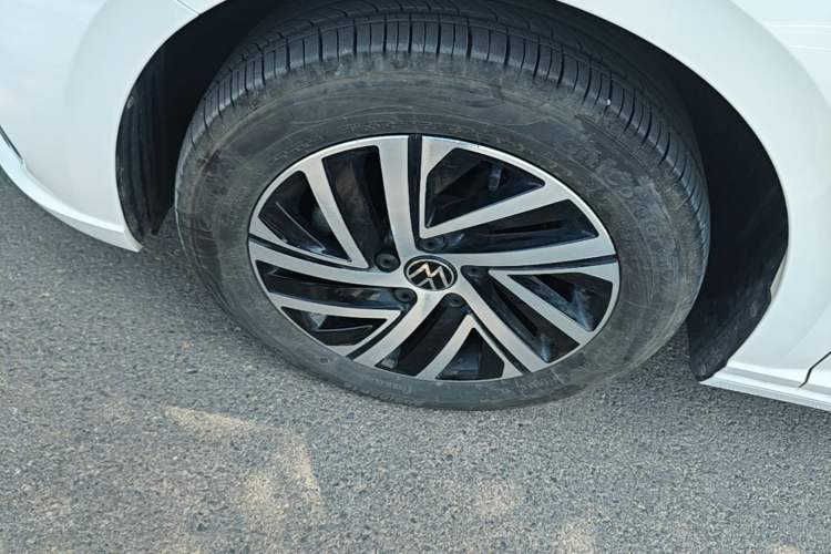 Used Volkswagen Lavida 2024 1.5L Automatic 5 Million Edition Exterior 4