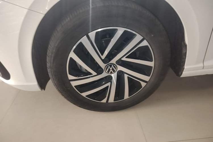 Used Volkswagen Lavida 2024 1.5L Automatic Starry Sky 5 Million Edition Exterior 4