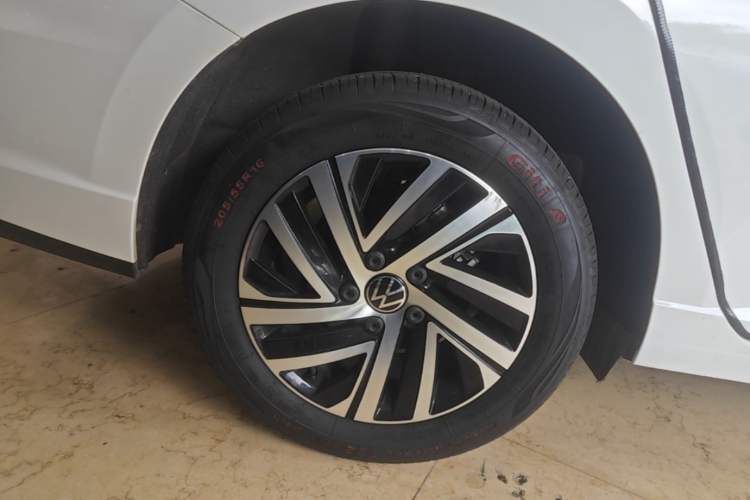 Used Volkswagen Lavida 2024 1.5L Automatic Starry Sky 5 Million Edition Exterior 5