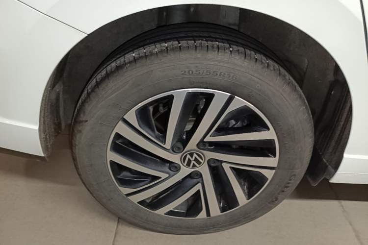 Used Volkswagen Lavida 2024 1.5L Automatic 5 Million Edition Exterior 5