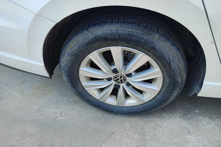 Used Volkswagen Lavida 2024 1.5L Automatic DeYi Edition Exterior 5