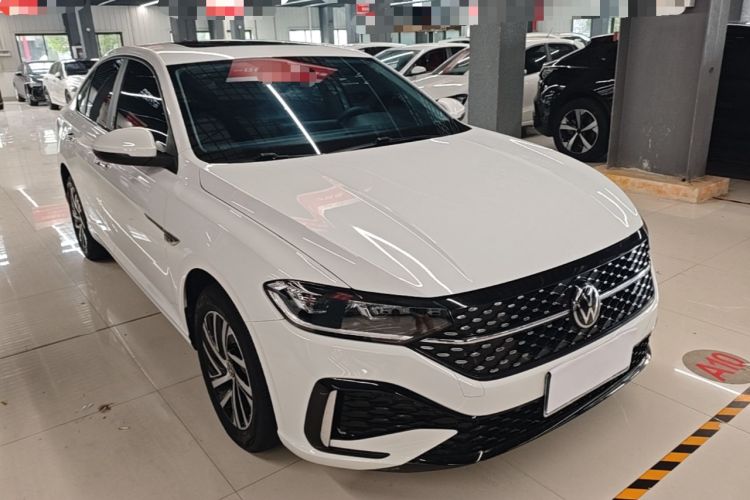 Used Volkswagen Lavida 2024 1.5L Automatic Starry Sky 5 Million Edition Front Right 45 Deg