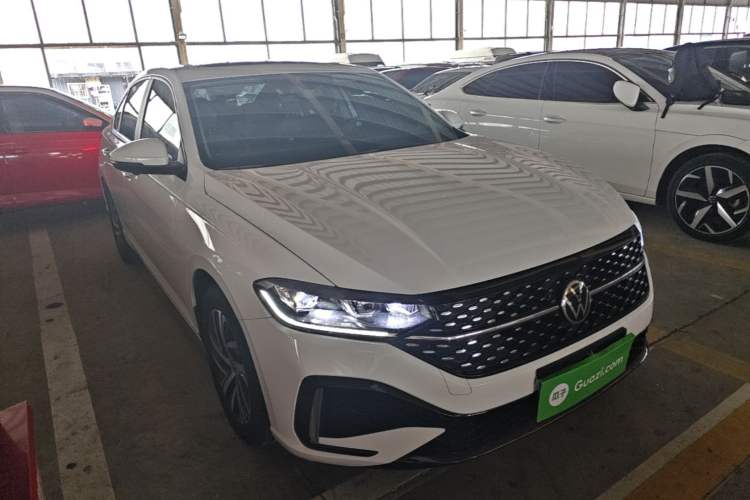 Used Volkswagen Lavida 2024 1.5L Automatic Starry Sky 5 Million Edition Front Right 45 Deg
