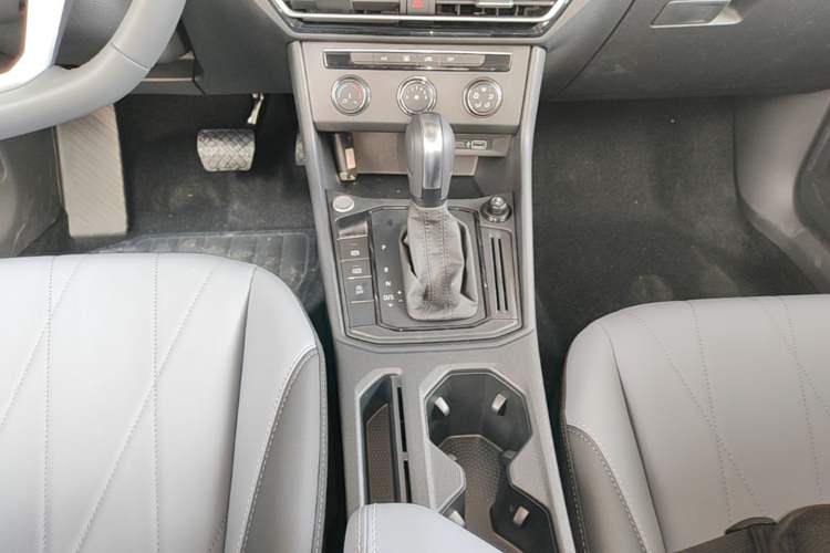 Used Volkswagen Lavida 2024 1.5L Automatic Starry Sky 5 Million Edition Gear Lever