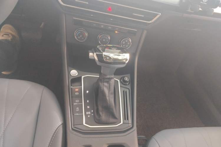 Used Volkswagen Lavida 2024 1.5L Automatic Starry Sky 5 Million Edition Gear Lever