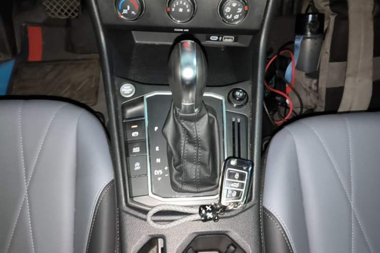 Used Volkswagen Lavida 2024 1.5L Automatic Starry Sky 5 Million Edition Gear Lever