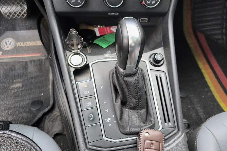 Used Volkswagen Lavida 2024 1.5L Automatic Starry Sky 5 Million Edition Gear Lever