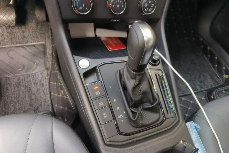 Used Volkswagen Lavida 2024 1.5L Automatic Starry Sky 5 Million Edition Gear Lever