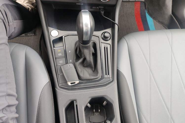Used Volkswagen Lavida 2024 1.5L Automatic Starry Sky 5 Million Edition Gear Lever