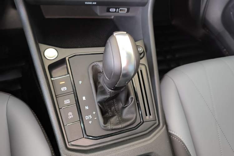 Used Volkswagen Lavida 2024 1.5L Automatic Starry Sky 5 Million Edition Gear Lever