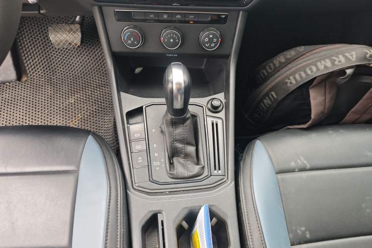 Used Volkswagen Lavida 2024 1.5L Automatic DeYi Edition Gear Lever