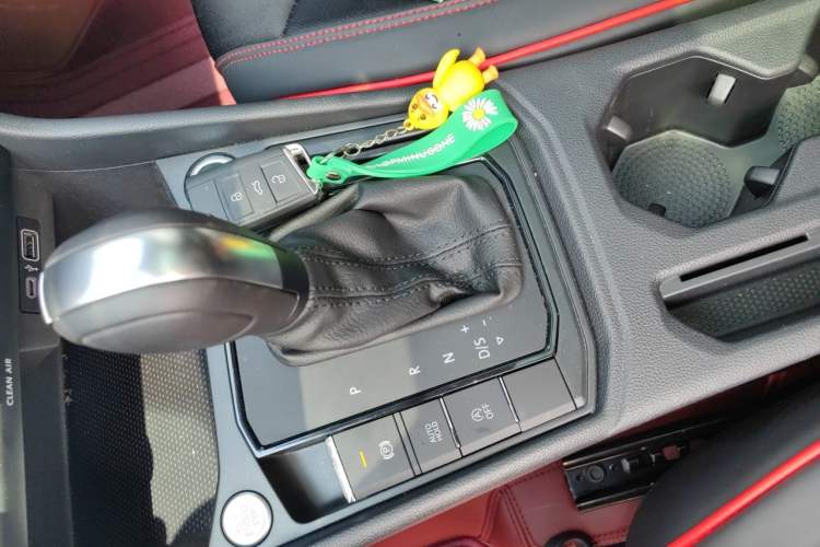 Used Volkswagen Lavida 2024 1.5L Automatic 5 Million Edition Gear Lever