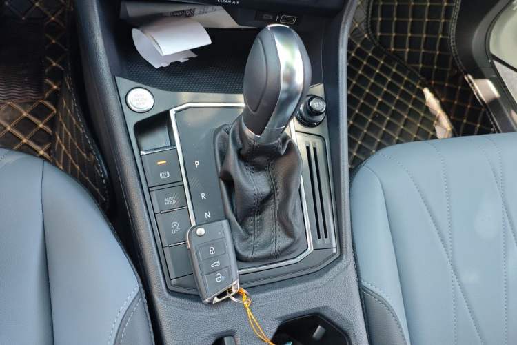 Used Volkswagen Lavida 2024 1.5L Automatic Starry Sky 5 Million Edition Gear Lever