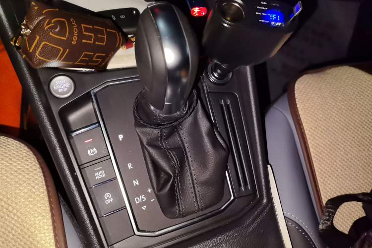 Used Volkswagen Lavida 2024 1.5L Automatic Starry Sky 5 Million Edition Gear Lever