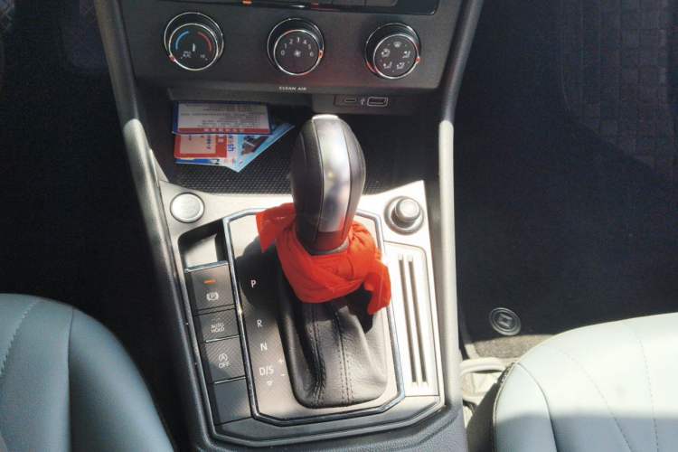 Used Volkswagen Lavida 2024 1.5L Automatic Starry Sky 5 Million Edition Gear Lever