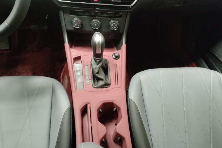 Used Volkswagen Lavida 2024 1.5L Automatic Starry Sky 5 Million Edition Gear Lever