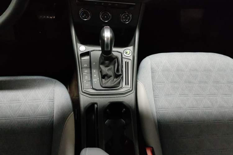 Used Volkswagen Lavida 2024 300TSI DSG Full-Comfort Edition Gear Lever