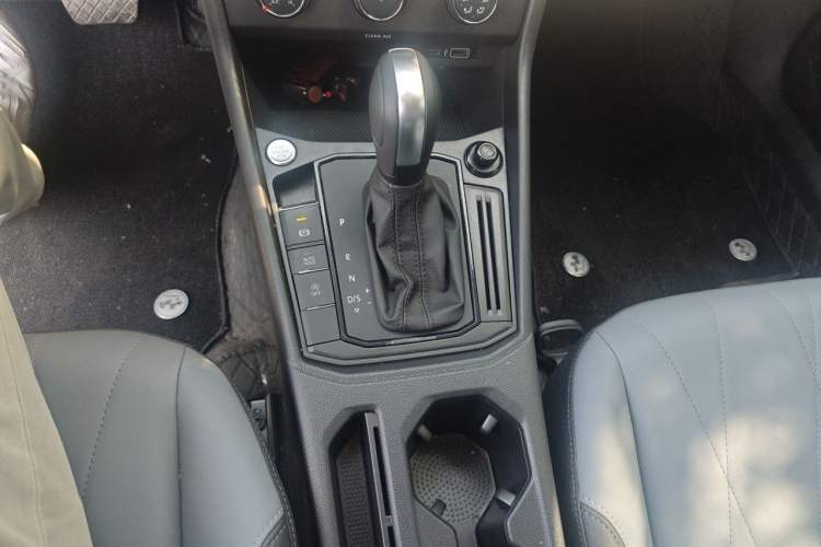 Used Volkswagen Lavida 2024 1.5L Automatic Starry Sky 5 Million Edition Gear Lever