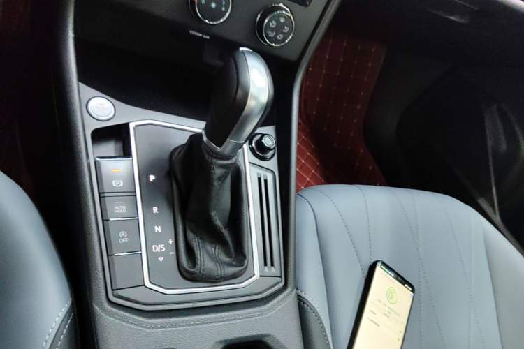 Used Volkswagen Lavida 2024 1.5L Automatic 5 Million Edition Gear Lever