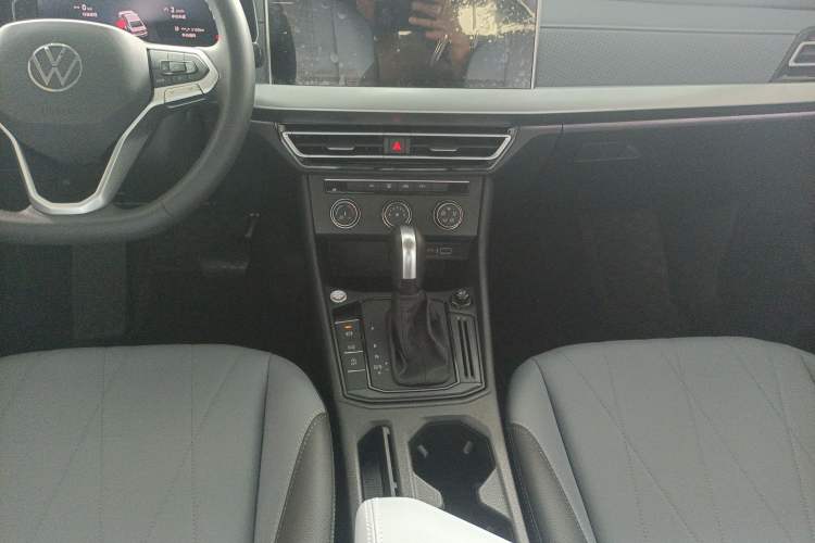 Used Volkswagen Lavida 2024 1.5L Automatic Starry Sky 5 Million Edition Gear Lever