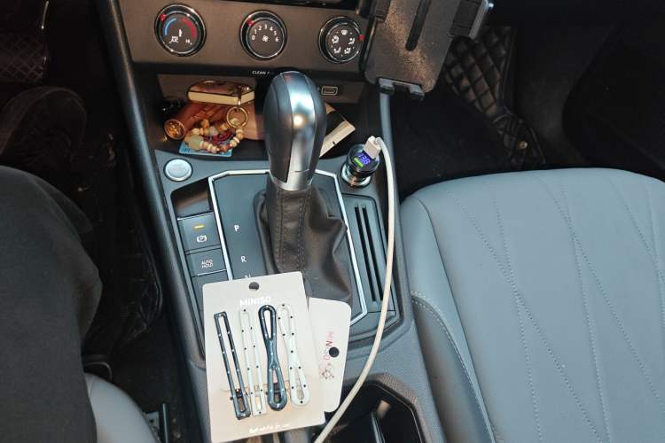 Used Volkswagen Lavida 2024 1.5L Automatic 5 Million Edition Gear Lever