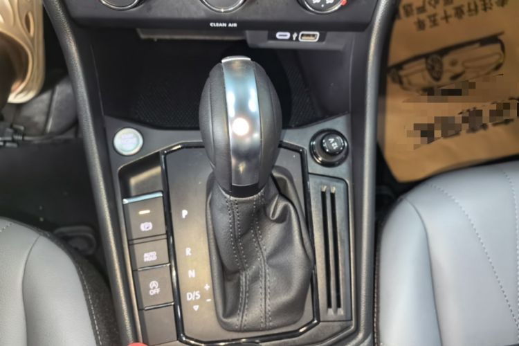 Used Volkswagen Lavida 2024 1.5L Automatic 5 Million Edition Gear Lever