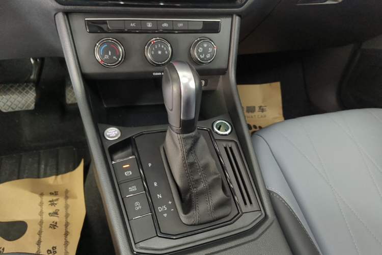 Used Volkswagen Lavida 2024 1.5L Automatic 5 Million Edition Gear Lever