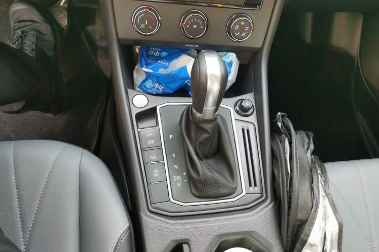 Used Volkswagen Lavida 2024 1.5L Automatic Starry Sky 5 Million Edition Gear Lever