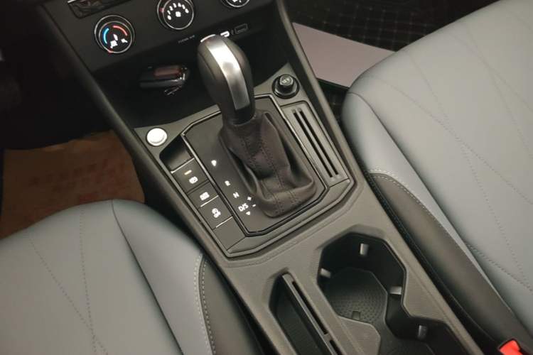 Used Volkswagen Lavida 2024 1.5L Automatic Starry Sky 5 Million Edition Gear Lever