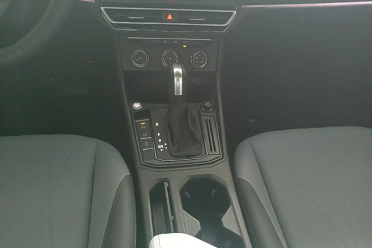 Used Volkswagen Lavida 2024 1.5L Automatic Starry Sky 5 Million Edition Gear Lever