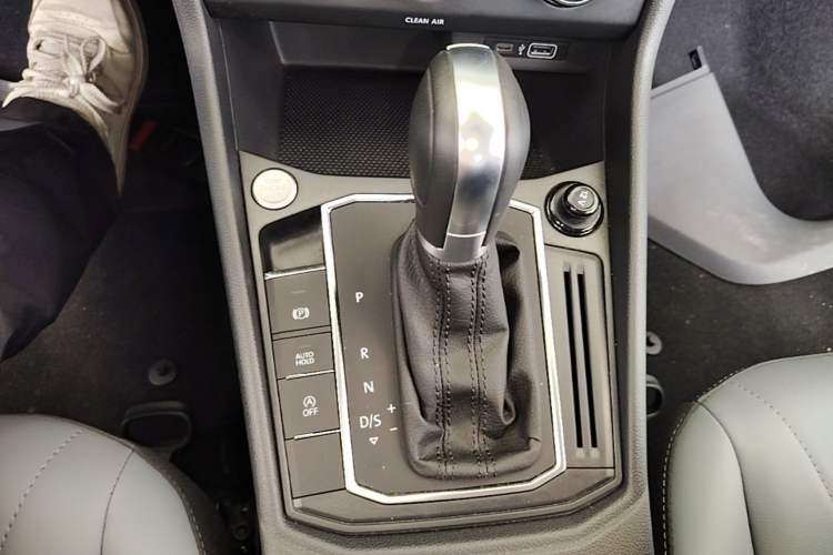 Used Volkswagen Lavida 2024 1.5L Automatic Starry Sky 5 Million Edition Gear Lever