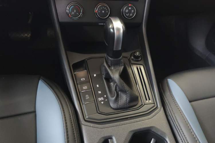 Used Volkswagen Lavida 2024 1.5L Automatic DeYi Edition Gear Lever