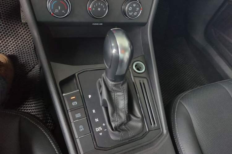 Used Volkswagen Lavida 2024 1.5L Automatic DeYi Edition Gear Lever