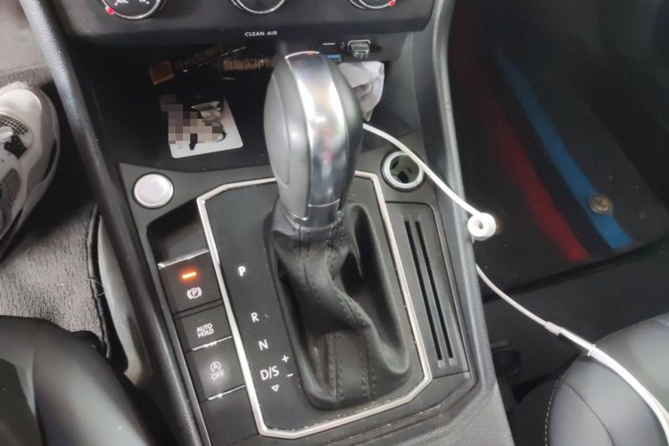 Used Volkswagen Lavida 2024 1.5L Automatic 5 Million Edition Gear Lever