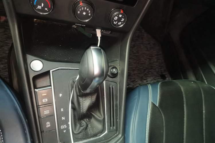 Used Volkswagen Lavida 2024 1.5L Automatic 5 Million Edition Gear Lever