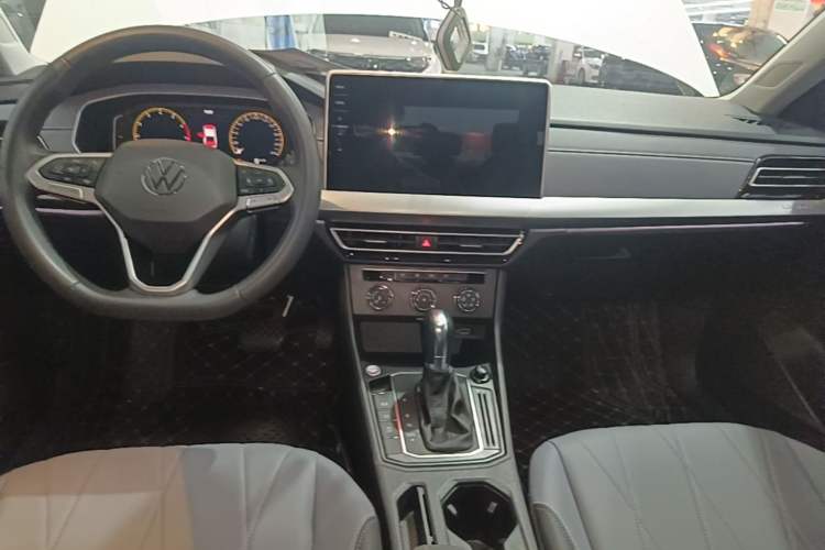 Used Volkswagen Lavida 2024 1.5L Automatic Starry Sky 5 Million Edition Gear Lever