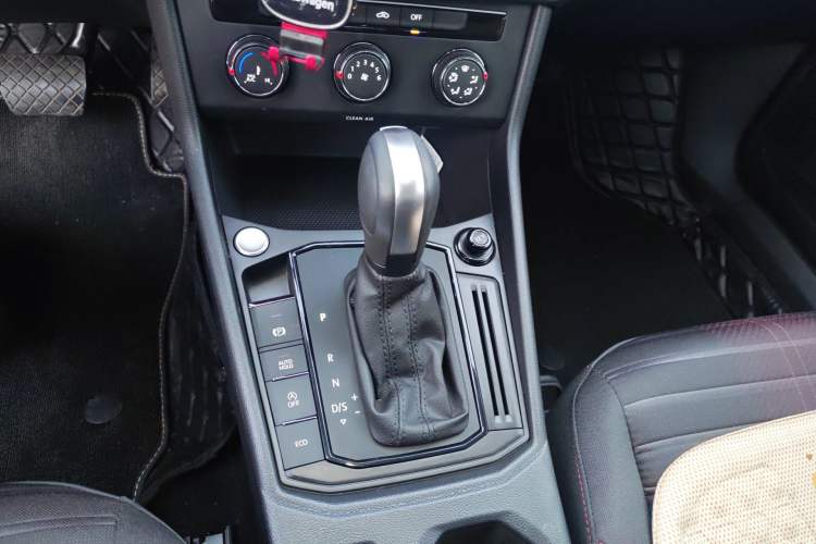 Used Volkswagen Lavida 2024 300TSI DSG Full-Comfort Edition Gear Lever