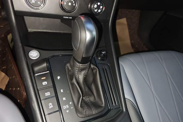Used Volkswagen Lavida 2024 1.5L Automatic Starry Sky 5 Million Edition Gear Lever