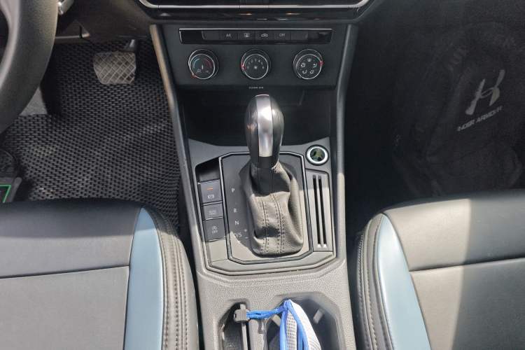 Used Volkswagen Lavida 2024 1.5L Automatic DeYi Edition Gear Lever