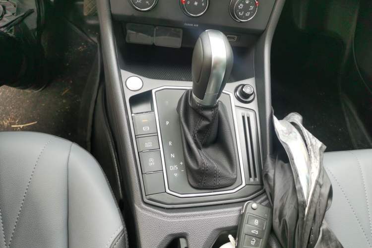 Used Volkswagen Lavida 2024 1.5L Automatic Starry Sky 5 Million Edition Gear Lever