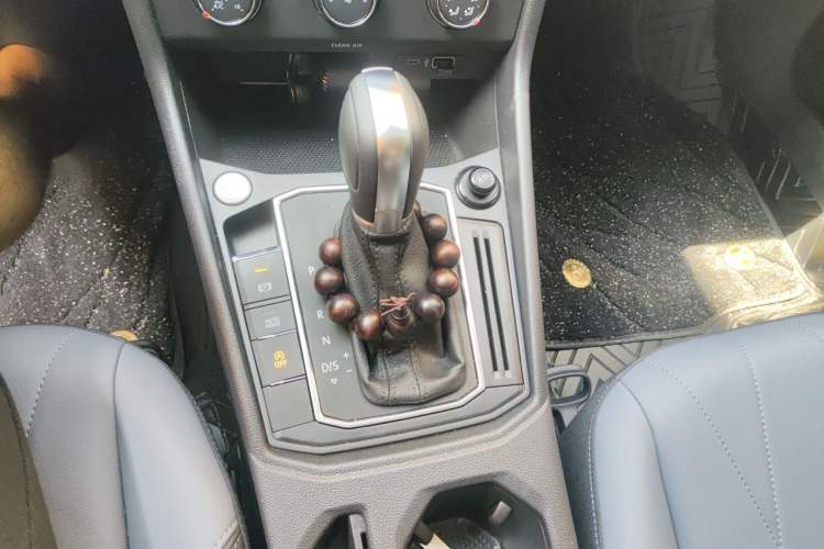 Used Volkswagen Lavida 2024 1.5L Automatic Starry Sky 5 Million Edition Gear Lever