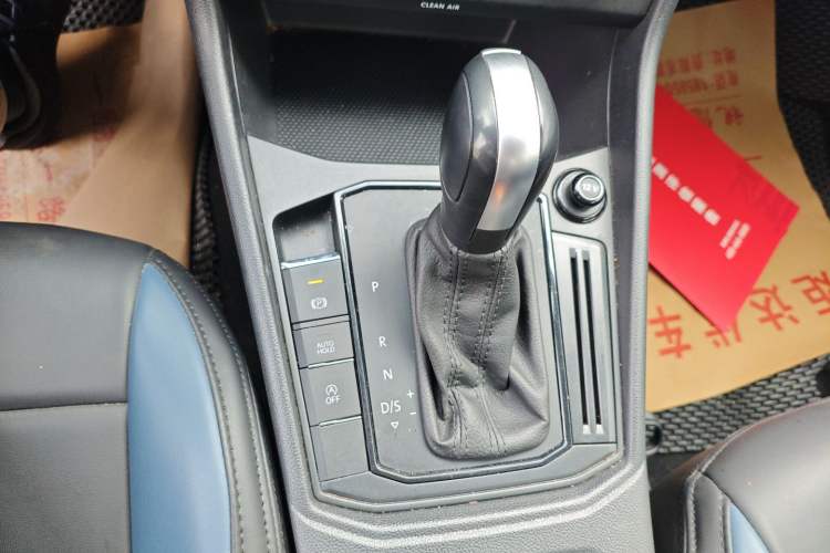 Used Volkswagen Lavida 2024 1.5L Automatic DeYi Edition Gear Lever