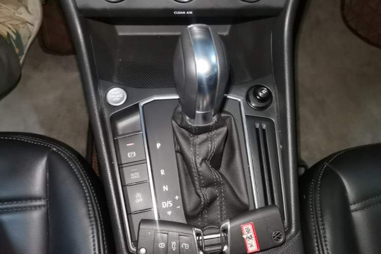 Used Volkswagen Lavida 2024 300TSI DSG Full-Comfort Edition Gear Lever