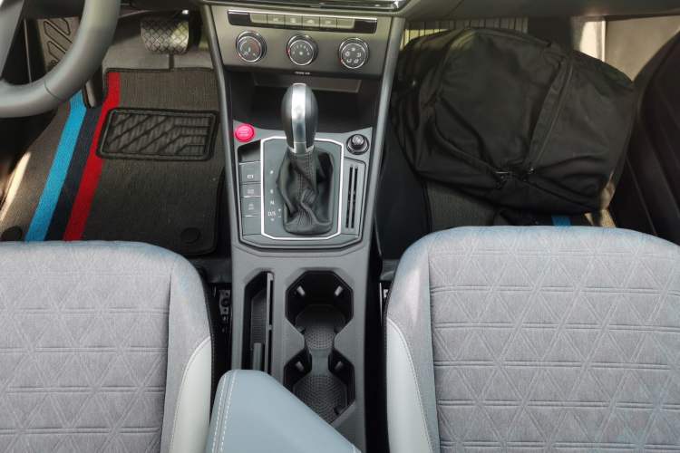 Used Volkswagen Lavida 2024 1.5L Automatic Full-Comfort Version Gear Lever