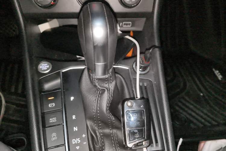 Used Volkswagen Lavida 2024 1.5L Automatic Starry Sky 5 Million Edition Gear Lever