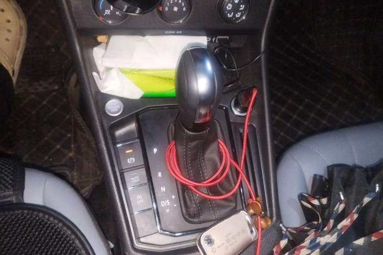 Used Volkswagen Lavida 2024 1.5L Automatic Starry Sky 5 Million Edition Gear Lever