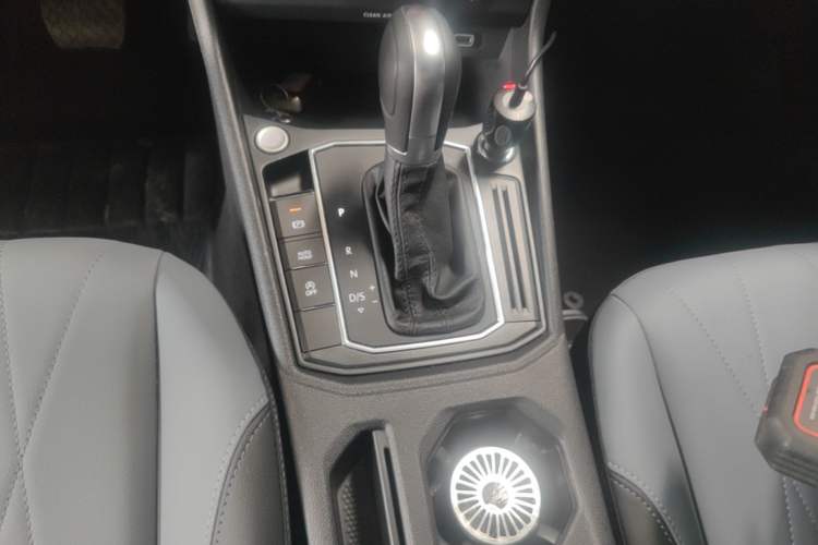 Used Volkswagen Lavida 2024 1.5L Automatic Starry Sky 5 Million Edition Gear Lever